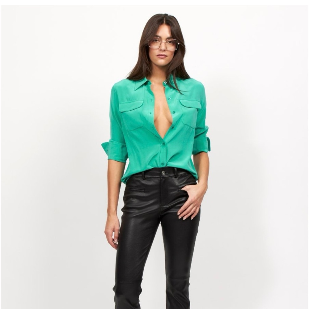 Equipment Slim Signature 💯% Silk Blouse in Emerald